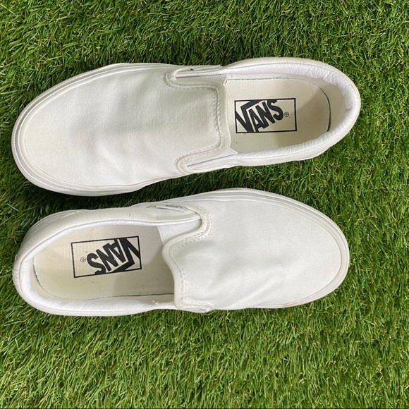WHITE VANS Great Condition Lightly worn size 5.5 Womens or size 7 mens - Picture 2 of 6